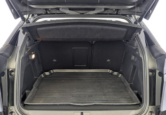 Подержанный автомобиль Peugeot 3008 2021 года (10 фото)