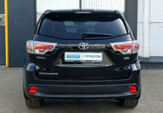 Подержанный автомобиль Toyota Highlander 2014 года (6 фото)