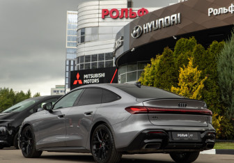 Подержанный автомобиль Audi A5 Liftback 2025 года (5 фото)