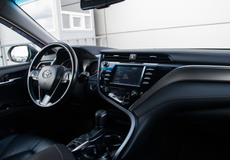 Подержанный автомобиль Toyota Camry Sedan 2018 года (12 фото)