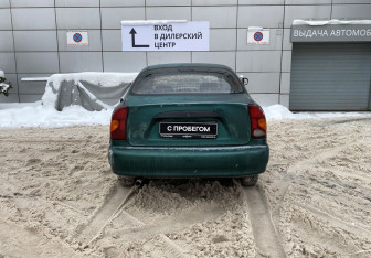 Подержанный автомобиль Chevrolet Lanos 2006 года (6 фото)