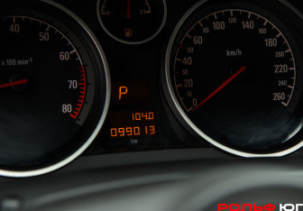 Подержанный автомобиль Opel Astra Hatchback 2008 года (9 фото)