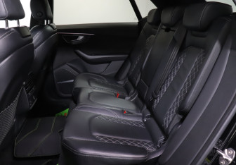 Подержанный автомобиль Audi SQ8 2019 года (10 фото)