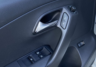Подержанный автомобиль Volkswagen Polo Sedan 2014 года (15 фото)