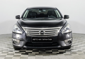Подержанный автомобиль Nissan Teana 2015 года (2 фото)