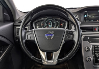 Подержанный автомобиль Volvo XC70 2014 года (22 фото)