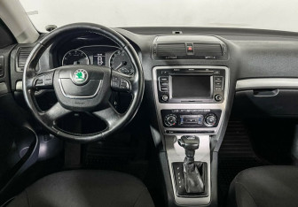 Подержанный автомобиль Skoda Octavia Wagon 2013 года (6 фото)