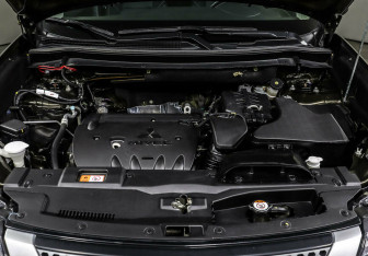 Подержанный автомобиль Mitsubishi Outlander 2020 года (7 фото)