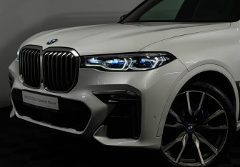 Подержанный автомобиль BMW X7 2019 года (26 фото)