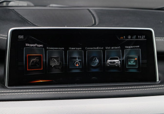 Подержанный автомобиль BMW X5 2017 года (22 фото)