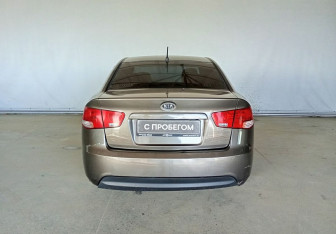 Подержанный автомобиль Kia Cerato Sedan 2009 года (5 фото)