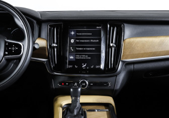 Подержанный автомобиль Volvo S90 2018 года (14 фото)