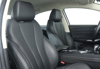Подержанный автомобиль Omoda S5 2024 года (14 фото)