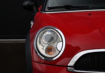 Подержанный автомобиль MINI Hatch 2008 года (17 фото)