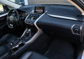 Подержанный автомобиль Lexus NX 2015 года (7 фото)