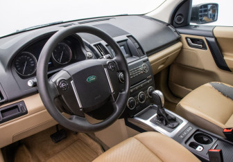 Подержанный автомобиль Land Rover Freelander 2013 года (9 фото)
