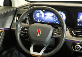 Подержанный автомобиль Hongqi HS5 2023 года (15 фото)