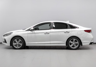 Подержанный автомобиль Hyundai Sonata 2019 года (8 фото)