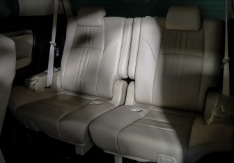 Подержанный автомобиль Toyota Alphard 2021 года (15 фото)