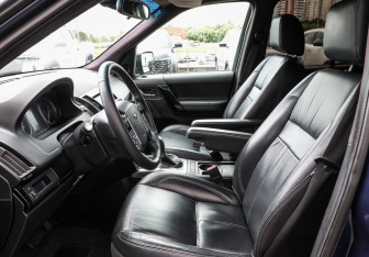 Подержанный автомобиль Land Rover Freelander 2013 года (15 фото)