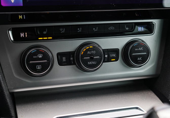 Подержанный автомобиль Volkswagen Passat Wagon 2018 года (19 фото)