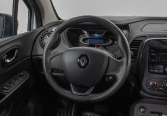 Подержанный автомобиль Renault Kaptur 2018 года (15 фото)