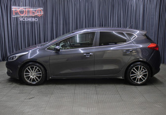 Подержанный автомобиль Kia Ceed Hatchback 2014 года (8 фото)