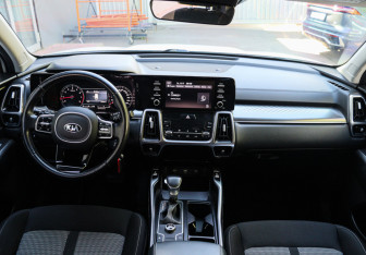 Подержанный автомобиль Kia Sorento 2021 года (9 фото)