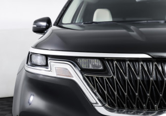 Подержанный автомобиль Kia Carnival 2020 года (25 фото)