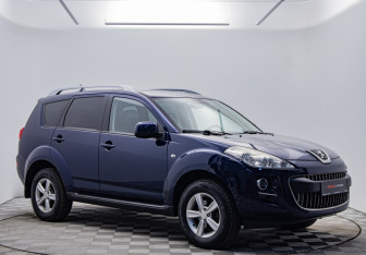 Подержанный автомобиль Peugeot 4007 2011 года (7 фото)