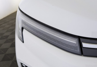 Подержанный автомобиль Москвич 3е 2023 года (11 фото)