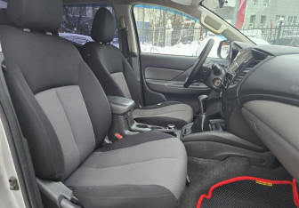 Подержанный автомобиль Mitsubishi L200 2018 года (10 фото)