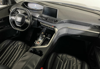Подержанный автомобиль Peugeot 3008 2017 года (8 фото)