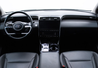 Подержанный автомобиль Hyundai Tucson 2022 года (13 фото)