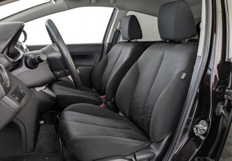 Подержанный автомобиль Mazda 2 Hatchback 2012 года (20 фото)