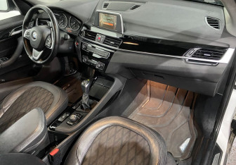 Подержанный автомобиль BMW X1 2017 года (11 фото)