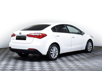 Подержанный автомобиль Kia Cerato Sedan 2016 года (5 фото)