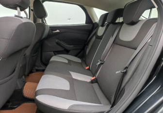 Подержанный автомобиль Ford Focus Hatchback 2013 года (10 фото)