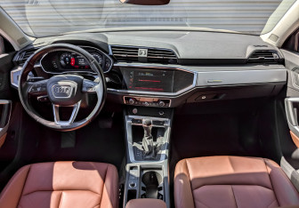 Подержанный автомобиль Audi Q3 2020 года (14 фото)
