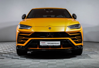 Подержанный автомобиль Lamborghini Urus 2021 года (2 фото)