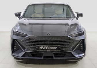 Подержанный автомобиль Changan UNI-V 2022 года (2 фото)