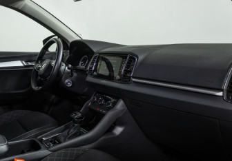 Подержанный автомобиль Skoda Karoq 2021 года (12 фото)