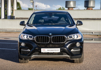 Подержанный автомобиль BMW X6 2015 года (2 фото)