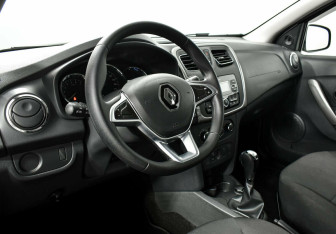 Подержанный автомобиль Renault Sandero 2019 года (9 фото)