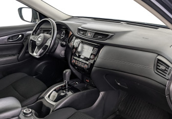 Подержанный автомобиль Nissan X-Trail 2021 года (13 фото)