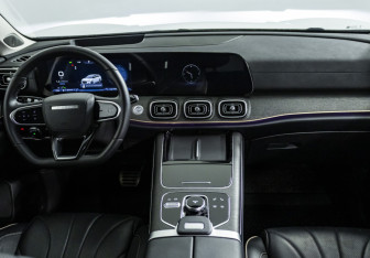 Подержанный автомобиль Jaecoo J8 2024 года (12 фото)