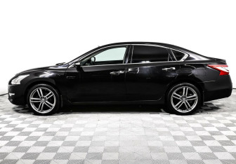 Подержанный автомобиль Nissan Teana 2014 года (3 фото)