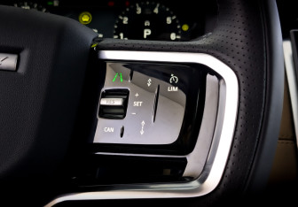 Подержанный автомобиль Land Rover Discovery Sport 2025 года (30 фото)