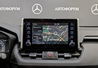 Подержанный автомобиль Toyota RAV4 2020 года (17 фото)