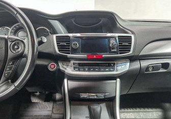 Подержанный автомобиль Honda Accord Sedan 2013 года (12 фото)